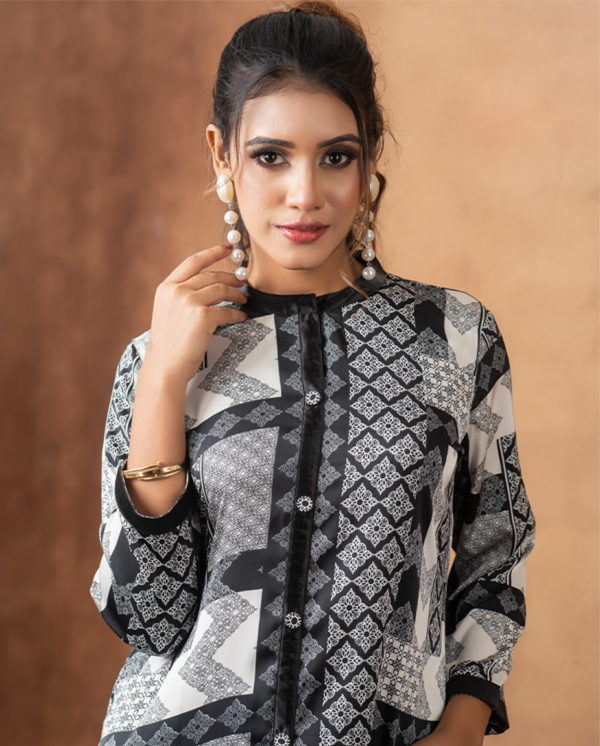 Two Piece - Image 3