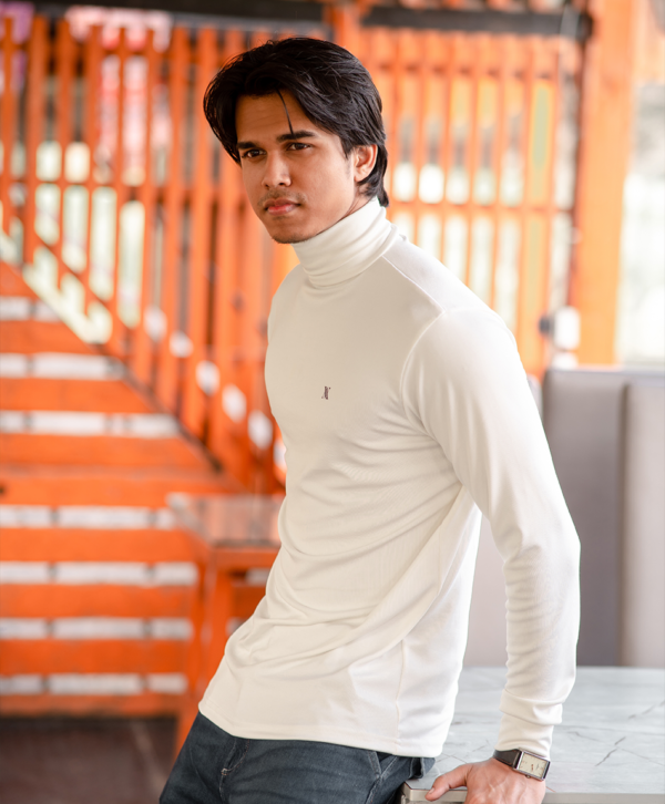 Aivlas Classic Turtleneck White - Image 5