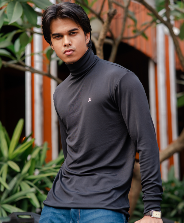 Aivlas Classic Turtleneck Black - Image 5