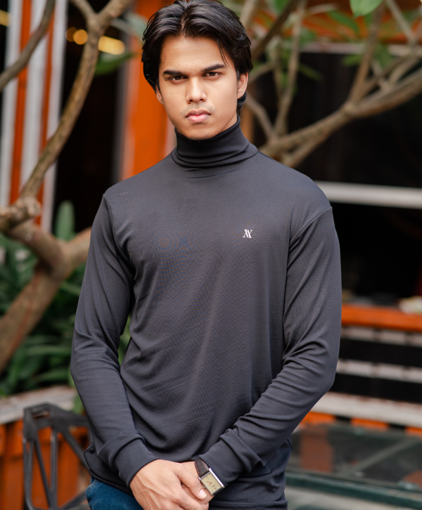 Aivlas Classic Turtleneck Black - Image 4