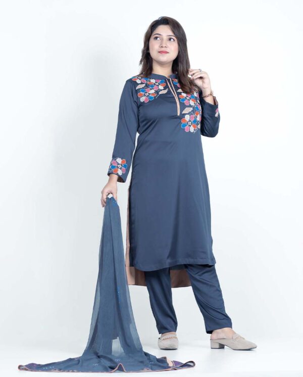 Three Piece - Image 4