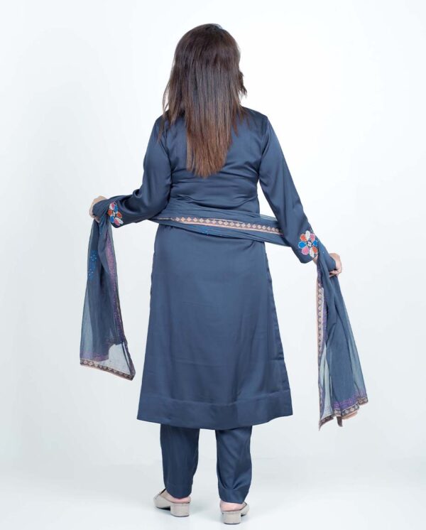 Three Piece - Image 3