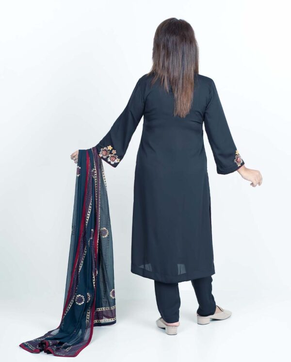 Three Piece - Image 4
